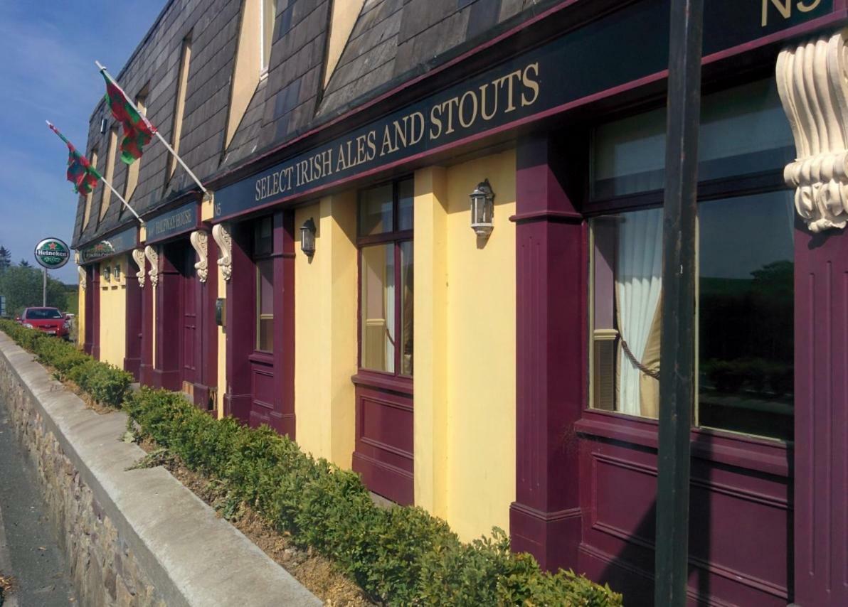 Marty'S Halfway House Hotell Westport Exteriör bild